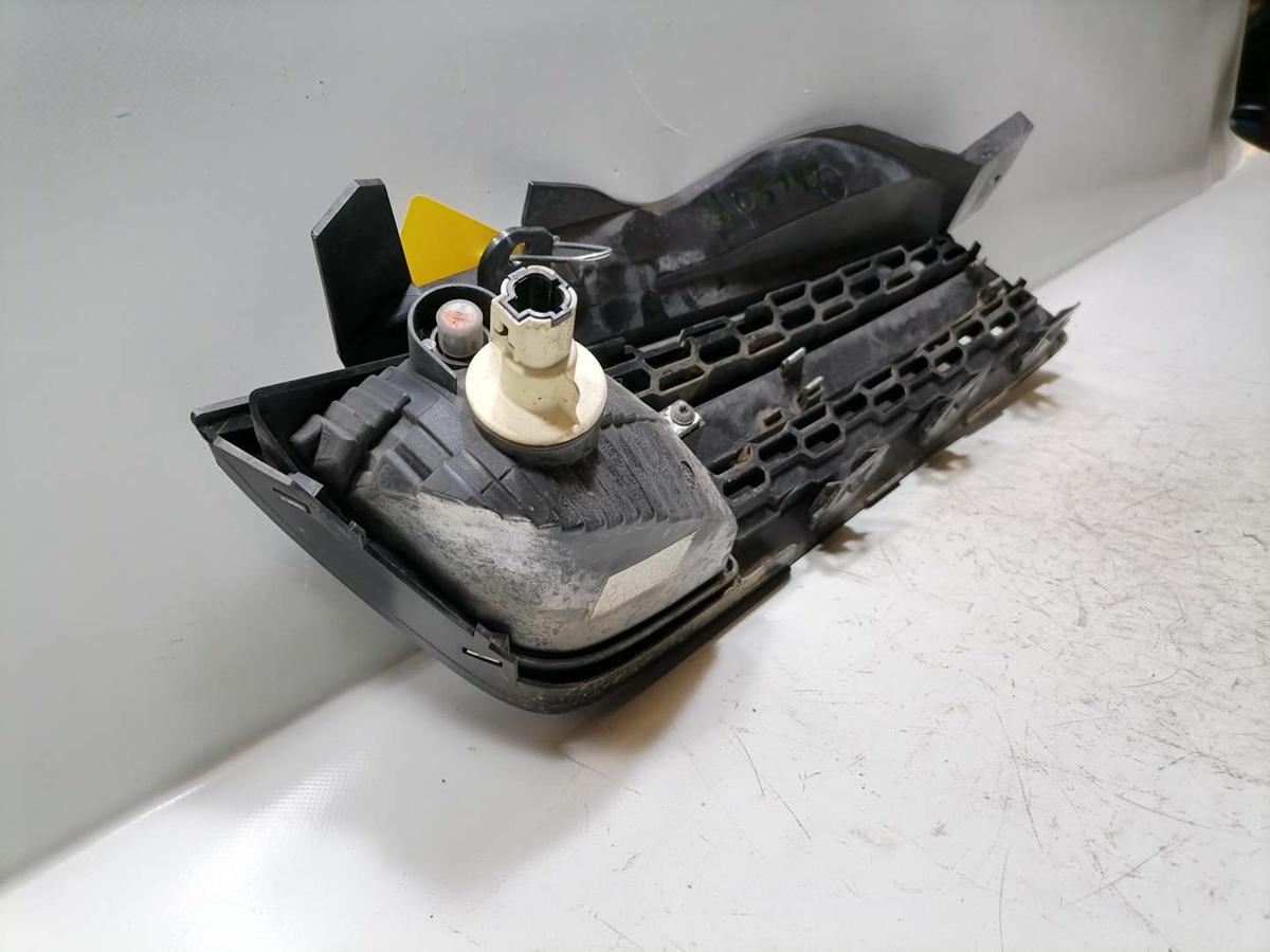 Nissan Micra K12 original K&uuml;lergrill mit Blinker links Facelift Bj.2005